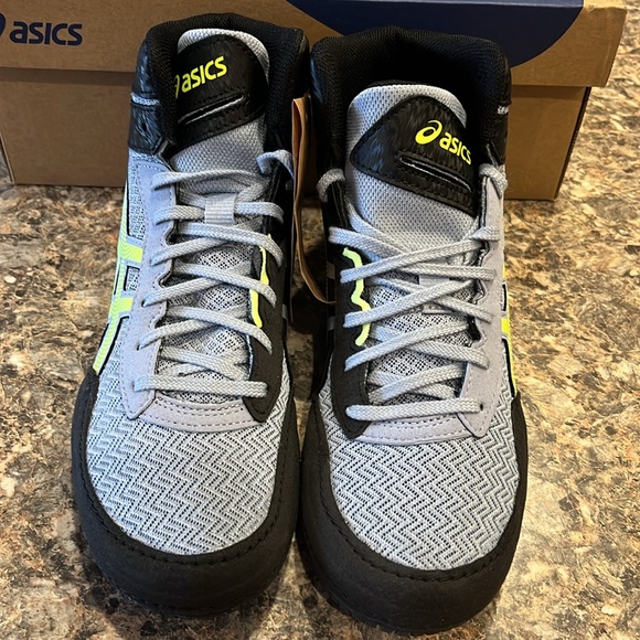NIB ASICS Mat Control 3 Men’s wrestling sneakers / shoes Size 7 - Picture 2 of 9